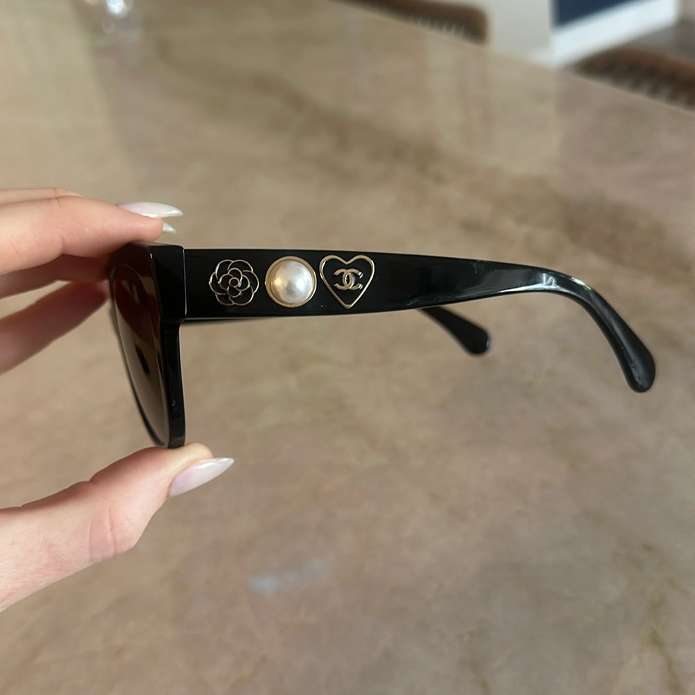 Chanel sunglasses! No scratches